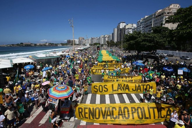 Người biểu tình ở Brazil. (Nguồn: EPA)