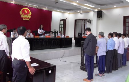 Một phiên tòa của Tòa án nhân dân tỉnh Vĩnh Long