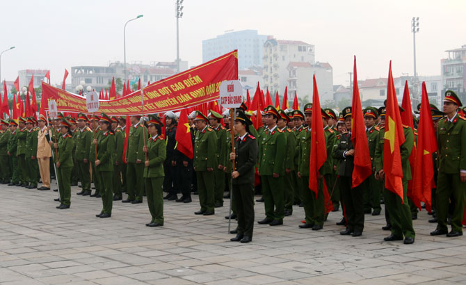 Lực lượng công an ra quân đảm bảo an ninh trật tự Tết Đinh Dậu 2017