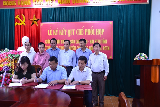 Lễ ký kết Quy chế phối hợp giữa Ban Nội chính Tỉnh ủy với Đài Phát thanh truyền hình tỉnh vào Báo Cao Bằng