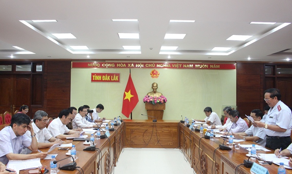 Đoàn giám sát của Ủy ban Trung ương Mặt trận Tổ quốc Việt Nam làm việc với lãnh đạo UBND tỉnh Đắk Lắk về việc quán triệt, triển khai thực hiện các quy định về công khai kết luận thanh tra trên địa bàn tỉnh (tháng 5-2017)