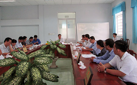 Lãnh đạo Ủy ban nhân dân tỉnh Hậu Giang đối thoại với các hộ dân thị xã Ngã Bảy