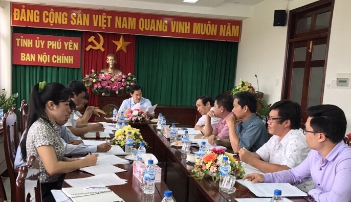 Quang cảnh một cuộc họp của Đoàn giám sát theo quyết định của Ban Thường vụ Tỉnh ủy do Ban Nội chính Tỉnh ủy chủ trì 