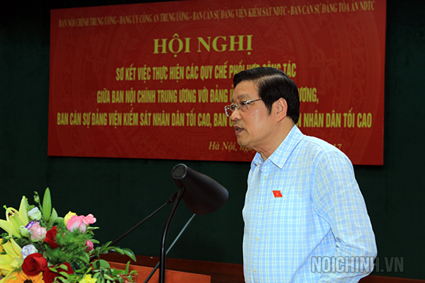 Đồng chí Phan Đình Trạc, Ủy viên Trung ương Đảng, Trưởng Ban Nội chính Trung ương, Phó Trưởng  ban Thường trực Ban Chỉ đạo Trung ương về phòng, chống tham nhũng kết luận Hội nghị