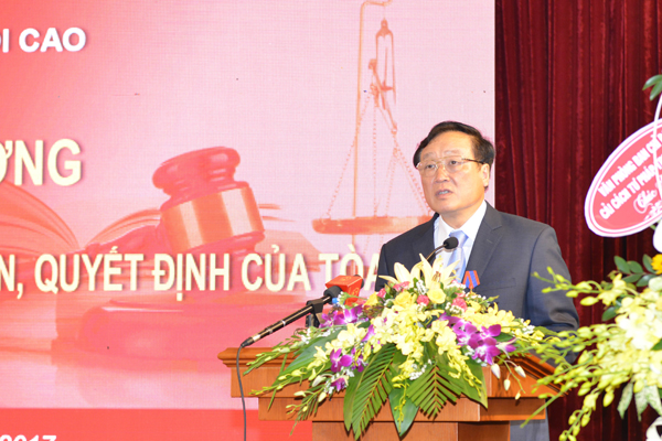 Đồng chí Nguyễn Hòa Bình, Bí thư Trung ương Đảng, Chánh án Tòa án nhân dân tối cao phát biểu tại Lễ khai trương