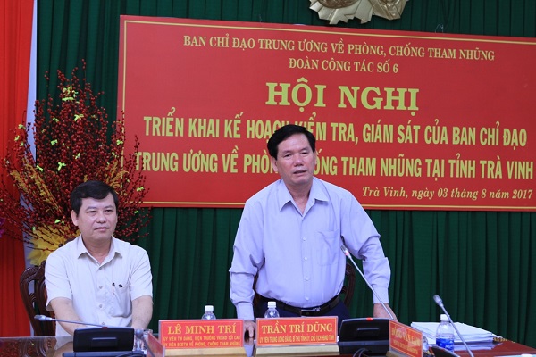   Đồng chí Trần Trí Dũng, Ủy viên Trung ương Đảng, Bí thư Tỉnh ủy, Chủ tịch HĐND tỉnh Trà Vinh phát biểu tại Hội nghị