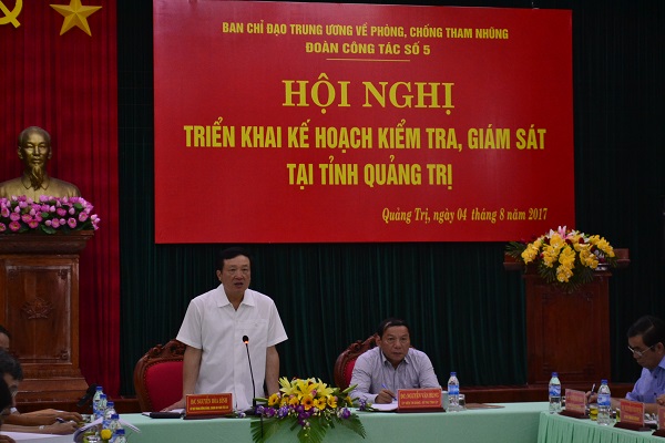 Đồng chí Nguyễn Hòa Bình, Bí thư Trung ương Đảng, Chánh án Tòa án nhân dân tối cao, Ủy viên Ban Chỉ đạo, Trưởng Đoàn công tác phát biểu chỉ đạo