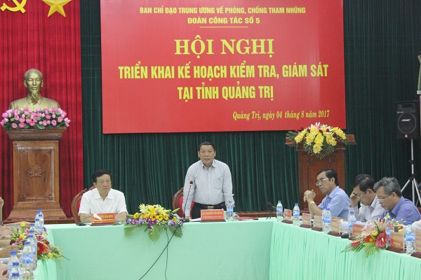 Đồng chí Nguyễn Văn Hùng, Ủy viên Trung ương Đảng, Bí thư Tỉnh ủy, Chủ tịch Hội đồng nhân dân tỉnh Quảng Trị phát biểu