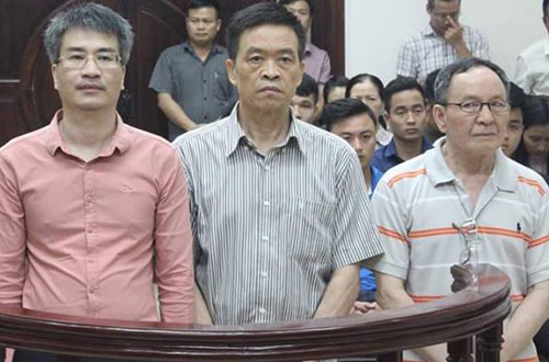 Giang Kim Đạt, Trần Văn Liêm và Trần Văn Khương (từ trái qua) tại phiên tòa phúc thẩm