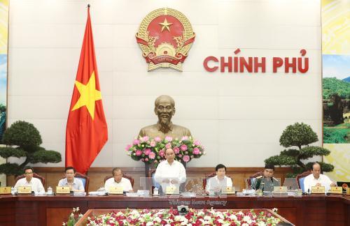 Thủ tướng Nguyễn Xuân Phúc chủ trì Phiên họp chuyên đề của Chính phủ về xây dựng pháp luật. (Ảnh: Thống Nhất/TTXVN)