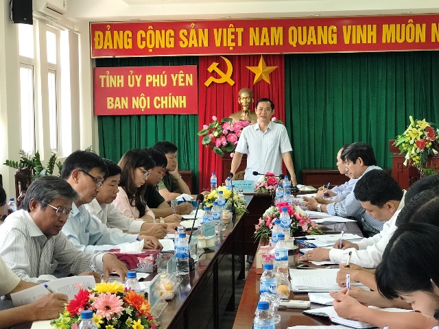 Quang cảnh cuộc họp giao ban công tác nội chính tỉnh Phú Yên tháng 8-2017