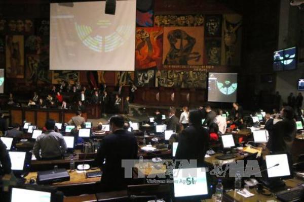 Toàn cảnh phiên họp Quốc hội Ecuador tại Quito ngày 25-8