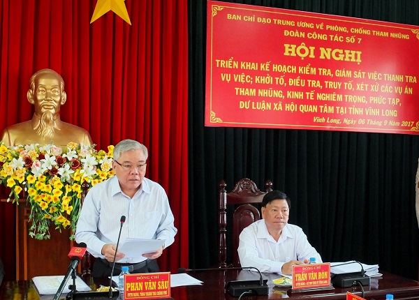 Đồng chí Phan Văn Sáu, Ủy viên Trung ương Đảng, Tổng Thanh tra Chính phủ, Ủy viên Ban Chỉ đạo Trung ương về phòng, chống tham nhũng phát biểu tại Hội nghị