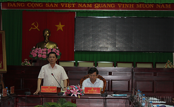 Đồng chí Nguyễn Văn Thể, Ủy viên Trung ương Đảng, Bí thư Tỉnh ủy, Chủ tịch Hội đồng nhân dân tỉnh phát biểu