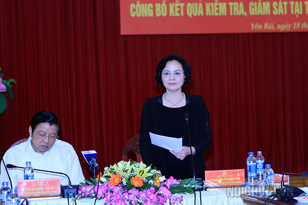 Đồng chí Phạm Thị Thanh Trà, Ủy viên Trung ương Đảng, Bí thư Tỉnh ủy, Chủ tịch HĐND tỉnh Yên Bái phát biểu tại Hội nghị