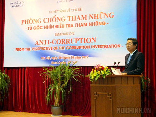 Đồng chí Võ Văn Dũng, Ủy viên Trung ương Đảng, Phó Trưởng ban Thường trực Ban Nội chính Trung ương phát biểu tại buổi thuyết trình