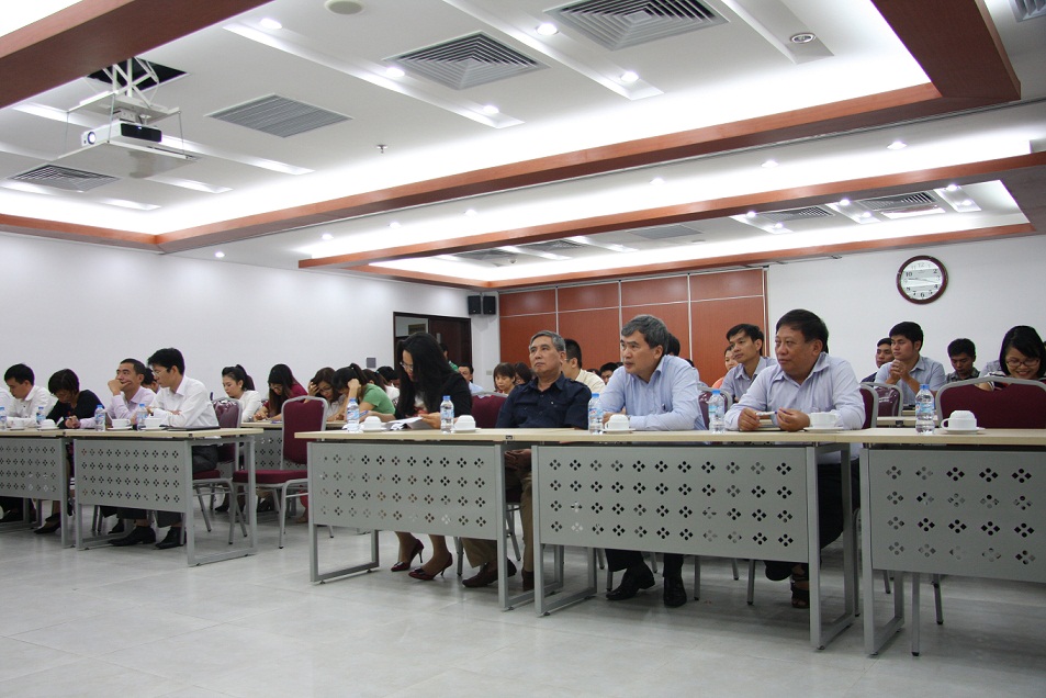 Các đại biểu Hội Luật gia Việt Nam dự Lễ mít tinh hưởng ứng Ngày Pháp luật 