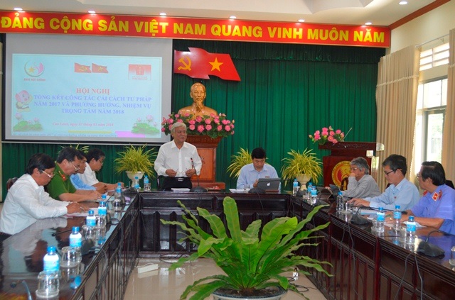 Phó Bí thư Thường trực Tỉnh ủy Đồng Tháp Nguyễn Tôn Hoàng phát biểu tại Hội nghị
