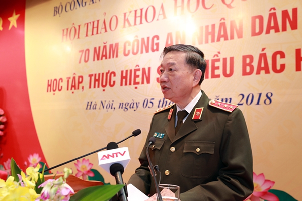 Thượng tướng Tô Lâm, Ủy viên Bộ Chính trị, Bộ trưởng Bộ Công an công bố Thư của Tổng Bí thư Nguyễn Phú Trọng gửi Hội thảo