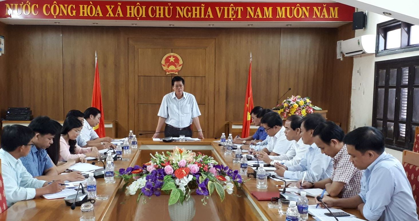 Đồng chí Phan Văn Phụng, Ủy viên Ban Thường vụ, Trưởng Ban Nội chính Tỉnh ủy Quảng Trị phát biểu tại buổi làm việc với UBND thành phố Đông Hà (tháng 6-2017)