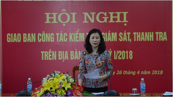 Đồng chí Lê Thị Thu Hồng, Ủy viên Ban Thường vụ, Chủ nhiệm Ủy ban Kiểm tra Tỉnh ủy Bắc Giang phát biểu tại Hội nghị