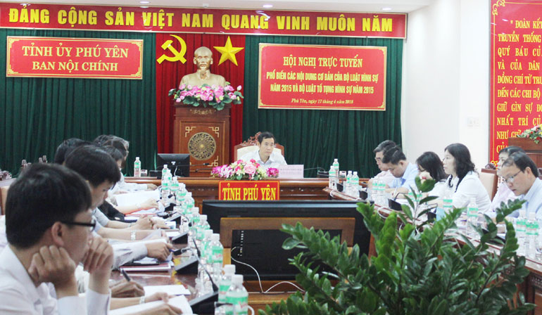 Quang cảnh Hội nghị trực tuyến phổ biến những điểm mới của Bộ luật hình sự và Bộ luật tố tụng hình sự năm 2015 tại điểm cầu tỉnh Phú Yên 