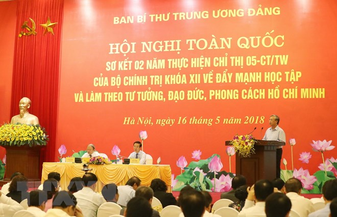 Đồng chí Trần Quốc Vượng, Ủy viên Bộ Chính trị, Thường trực Ban Bí thư phát biểu chỉ đạo tại hội nghị