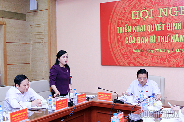 Đồng chí Nguyễn Thị Kim Tiến, Bí thư Ban Cán sự đảng, Bộ trưởng Bộ Y tế phát biểu tại Hội nghị