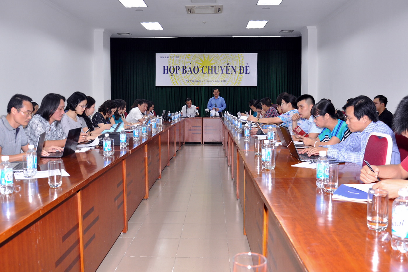 Một cuộc họp báo của Bộ Tài chính