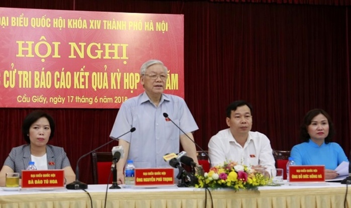 Tổng Bí thư Nguyễn Phú Trọng và các đại biểu Quốc hội đoàn Hà Nội, tiếp xúc cử tri quận Cầu Giấy, Thành phố Hà Nội