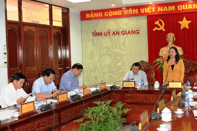 Đồng chí Võ Thị Ánh Xuân, Ủy viên Trung ương Đảng, Bí thư Tỉnh ủy An Giang phát biểu tại buổi làm việc