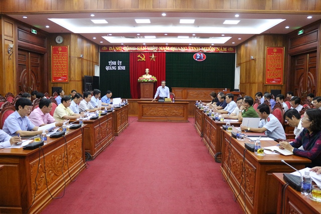 Đồng chí Hoàng Đăng Quang, Ủy viên Trung ương Đảng, Bí thư Tỉnh ủy, Chủ tịch Hội đồng nhân dân tỉnh Quảng Bình phát biểu kết luận buổi làm việc