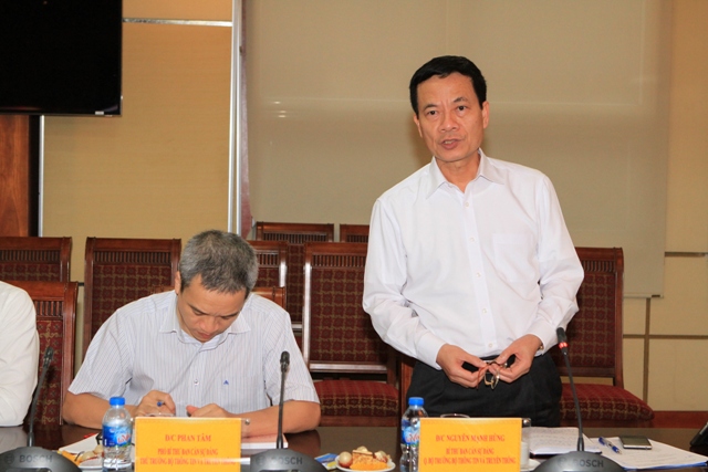 Đồng chí Nguyễn Mạnh Hùng, Ủy viên Trung ương Đảng, Bí thư Ban Cán sự Đảng, quyền Bộ trưởng Bộ Thông tin và Truyền thông phát biểu tại Hội nghị