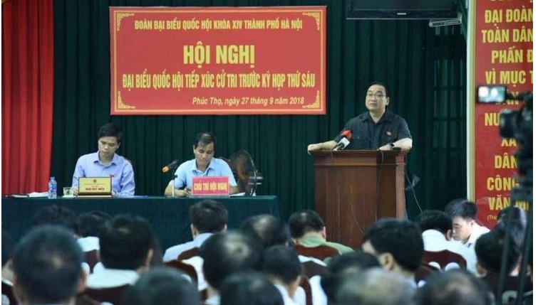 Đồng chí Hoàng Trung Hải phát biểu tại buổi tiếp xúc cử tri huyện Phúc Thọ (Hà Nội)