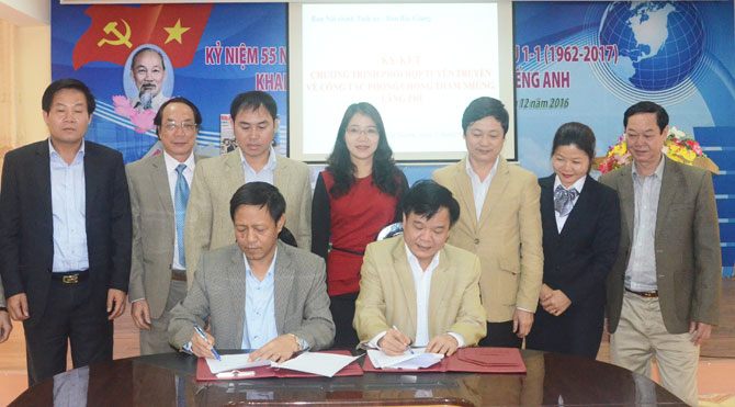 Ban Nội chính Tỉnh ủy và Báo Bắc Giang ký kết tuyên truyền về phòng, chống tham nhũng, lãng phí