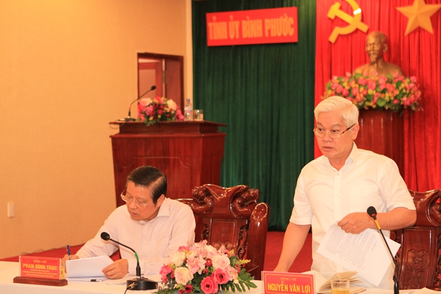 Đồng chí Nguyễn Văn Lợi, Ủy viên Trung ương Đảng, Bí thư Tỉnh ủy, Trưởng Đoàn đại biểu Quốc hội tỉnh Bình Phước phát biểu
