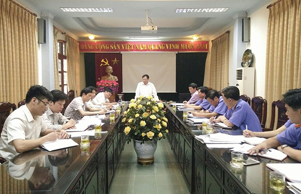 Đồng chí Lê Văn Quyết, Trưởng Đoàn giám sát của Ban Thường vụ Tỉnh ủy làm việc với Ban Thường vụ Huyện uỷ Duy Tiên