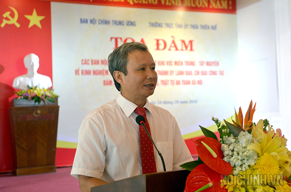 Đồng chí Lê Trường Lưu, Ủy viên Trung ương Đảng, Bí thư Tỉnh ủy, Chủ tịch HĐND tỉnh Thừa Thiên Huế phát biểu tại buổi Tọa đàm