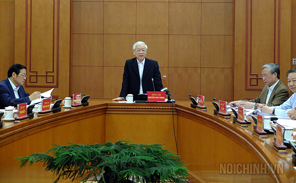 Đồng chí Nguyễn Phú Trọng, Tổng Bí thư, Chủ tịch nước, Trưởng Ban Chỉ đạo chủ trì Cuộc họp