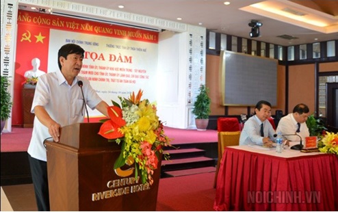 Đồng chí Nguyễn Văn Úy, Trưởng Ban Nội chính Tỉnh ủy Đắk Nông tham luận tại buổi Tọa đàm 