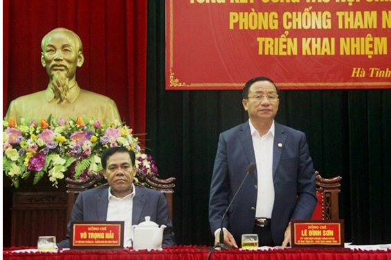 Đồng chí Lê Đình Sơn, Ủy viên Trung ương Đảng, Bí thư Tỉnh ủy Hà Tĩnh phát biểu tại Hội nghị tổng kết công tác nội chính, cải cách tư pháp và phòng, chống tham nhũng năm 2018, triển khai nhiệm vụ năm 2019 (tháng 01-2019)
