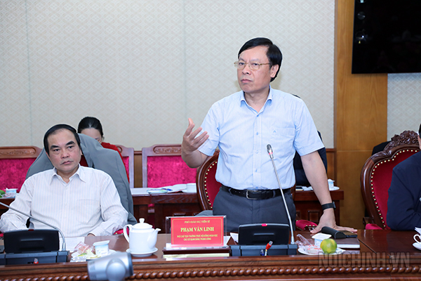 Đồng chí Phạm Văn Linh, Phó Chủ tịch Thường trực Hội đồng Khoa học các ban Đảng Trung ương phát biểu tại buổi làm việc