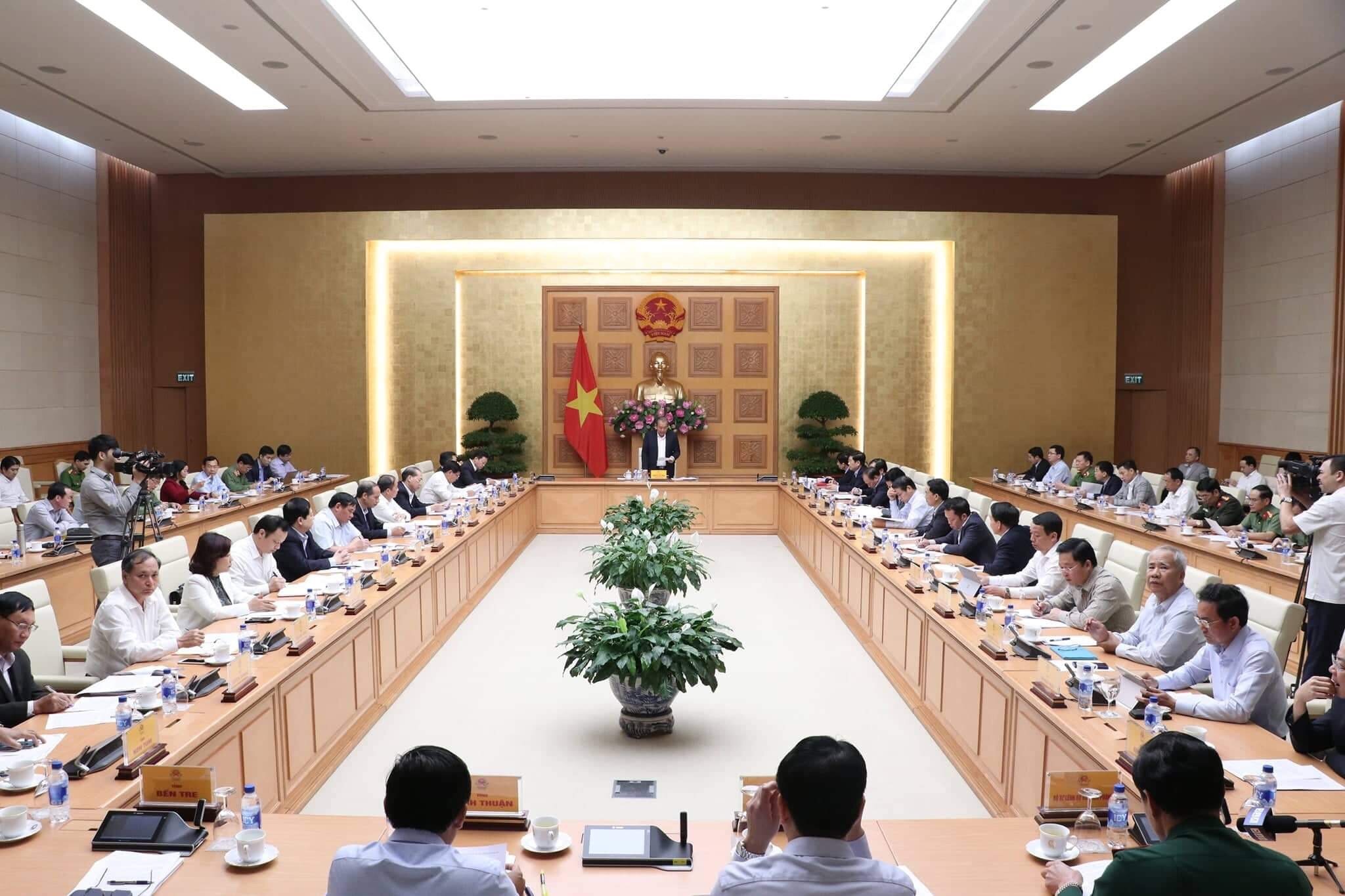 Phó Thủ tướng Thường trực Chính phủ Trương Hoà Bình chủ trì cuộc họp với lãnh đạo các bộ, ngành và địa phương về tình hình khai thác cát sỏi trái phép