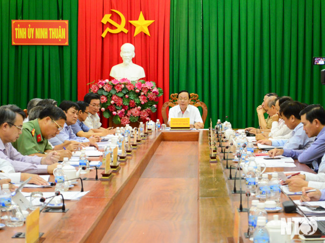 Một cuộc họp Ban Thường vụ Tỉnh ủy Ninh Thuận