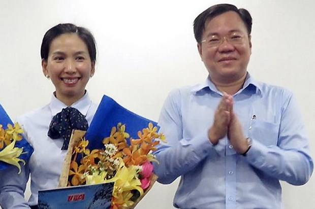 Bà Hồ Thị Thanh Phúc (trái) và Tề Trí Dũng, nguyên Tổng Giám đốc IPC năm 2017   