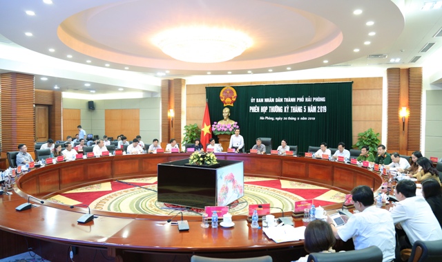 Quang cảnh phiên họp thường kỳ tháng 5-2019 của UBND thành phố Hải Phòng  