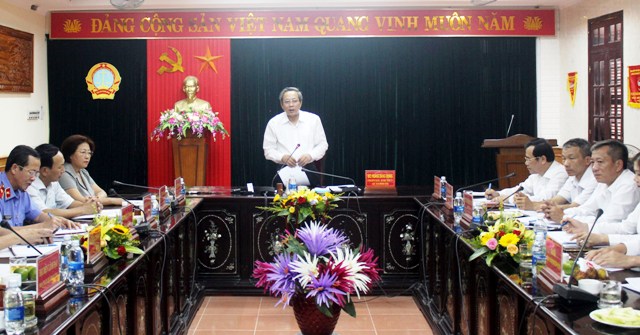 Đồng chí Hoàng Đăng Quang, Ủy viên Trung ương  Đảng, Bí thư Tỉnh ủy, Chủ tịch HĐND tỉnh Quảng Bình phát biểu kết luận buổi làm việc