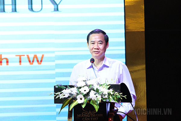 Đồng chí Nguyễn Thái Học, Phó trưởng Ban Nội chính Trung ương, Ủy viên Ban Chỉ đạo Cải cách tư pháp Trung ương phát biểu tại Hội nghị