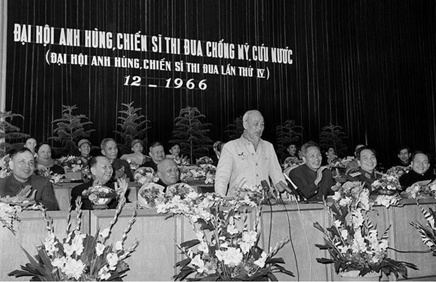 Chủ tịch Hồ Chí Minh phát biểu tại Đại hội anh hùng, chiến sĩ thi đua chống Mỹ, cứu nước tháng 12-1966