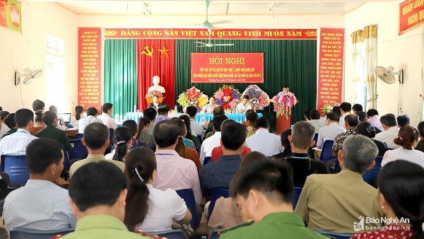 Toàn cảnh hội nghị tiếp xúc cử tri tại xã Mường Nọc, huyện Quế Phong, tỉnh Nghệ An 